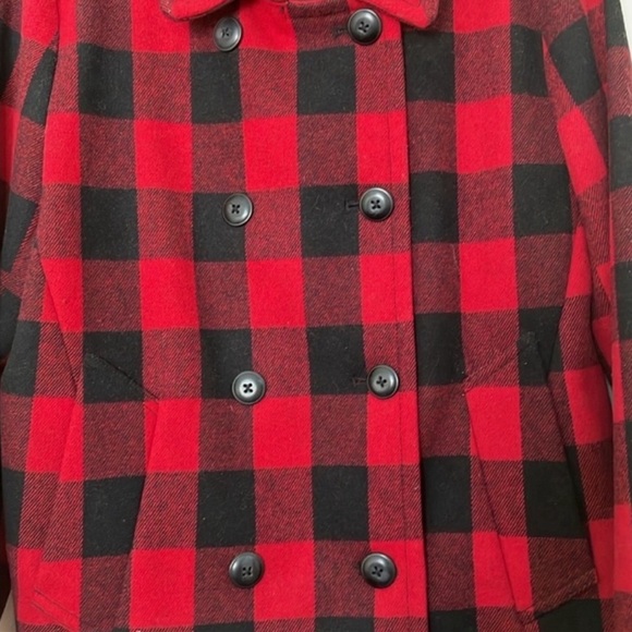 Gap wool blend pea coat in red and black check. Lined. Front pockets. Size M - Picture 6 of 9